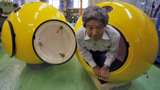 Survival Capsule: At the Intersection of Shelter and Furniture